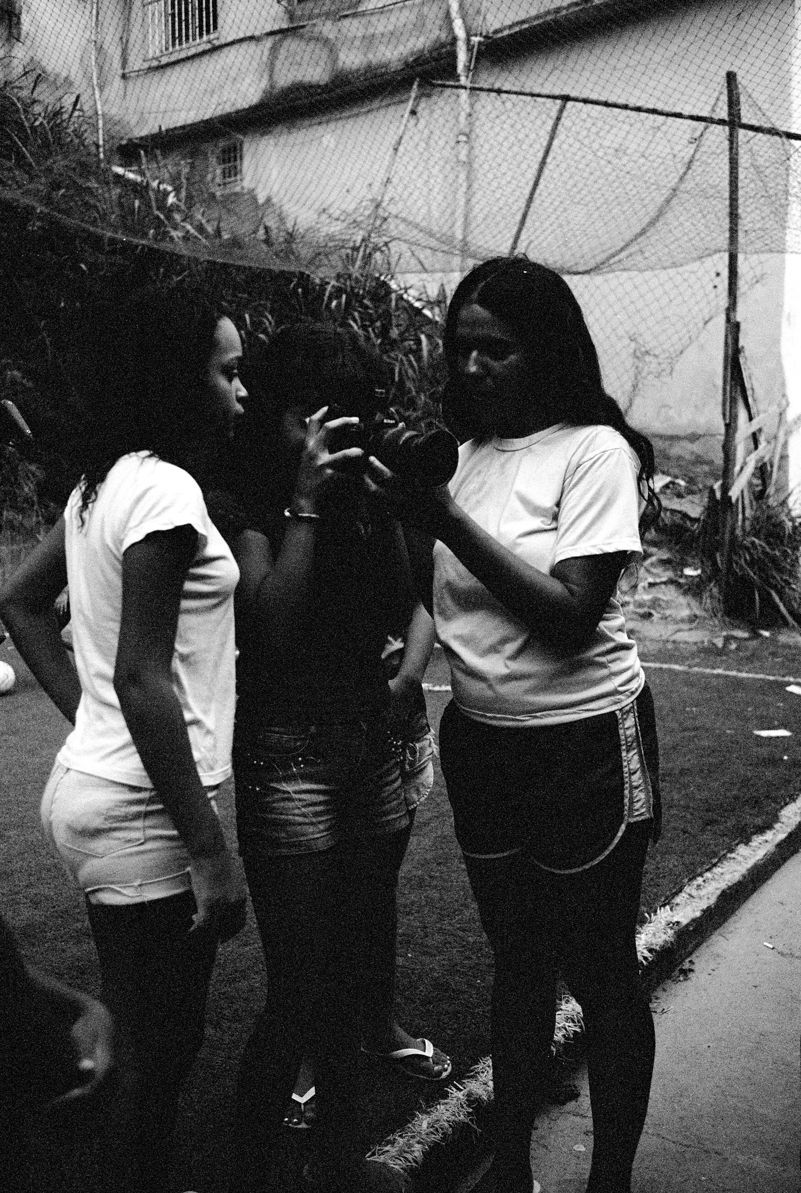 viver é um luxo · os crias da tl, 2025 — foto de la exposición