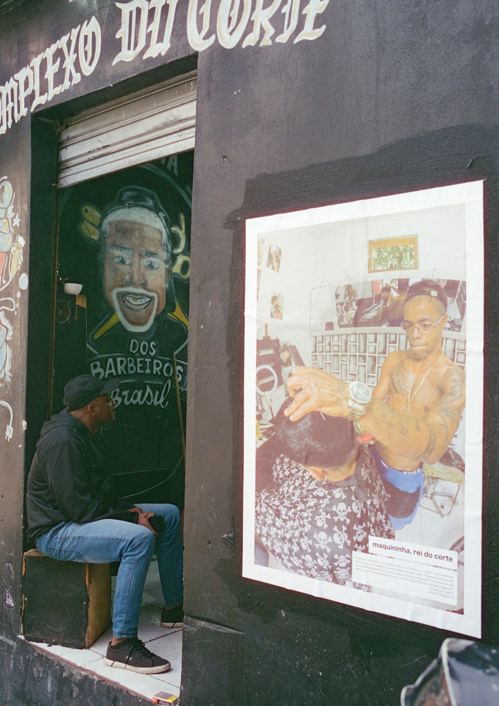 viver é um luxo · os crias da tl, 2025 — foto de la exposición