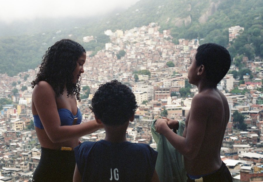 os menor da rua 4, 2025–2026 — photo de l’exposition