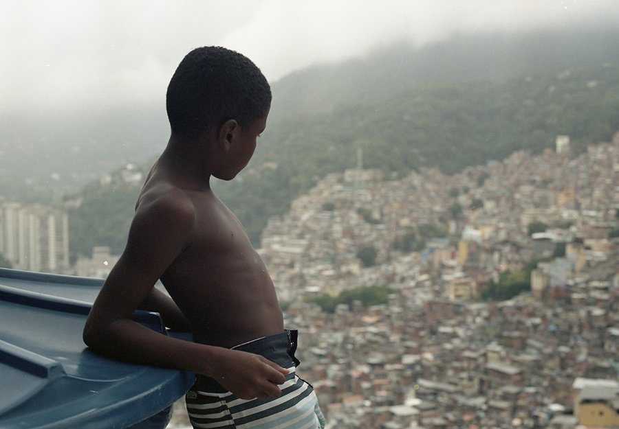 os menor da rua 4, 2025–2026 — photo de l’exposition