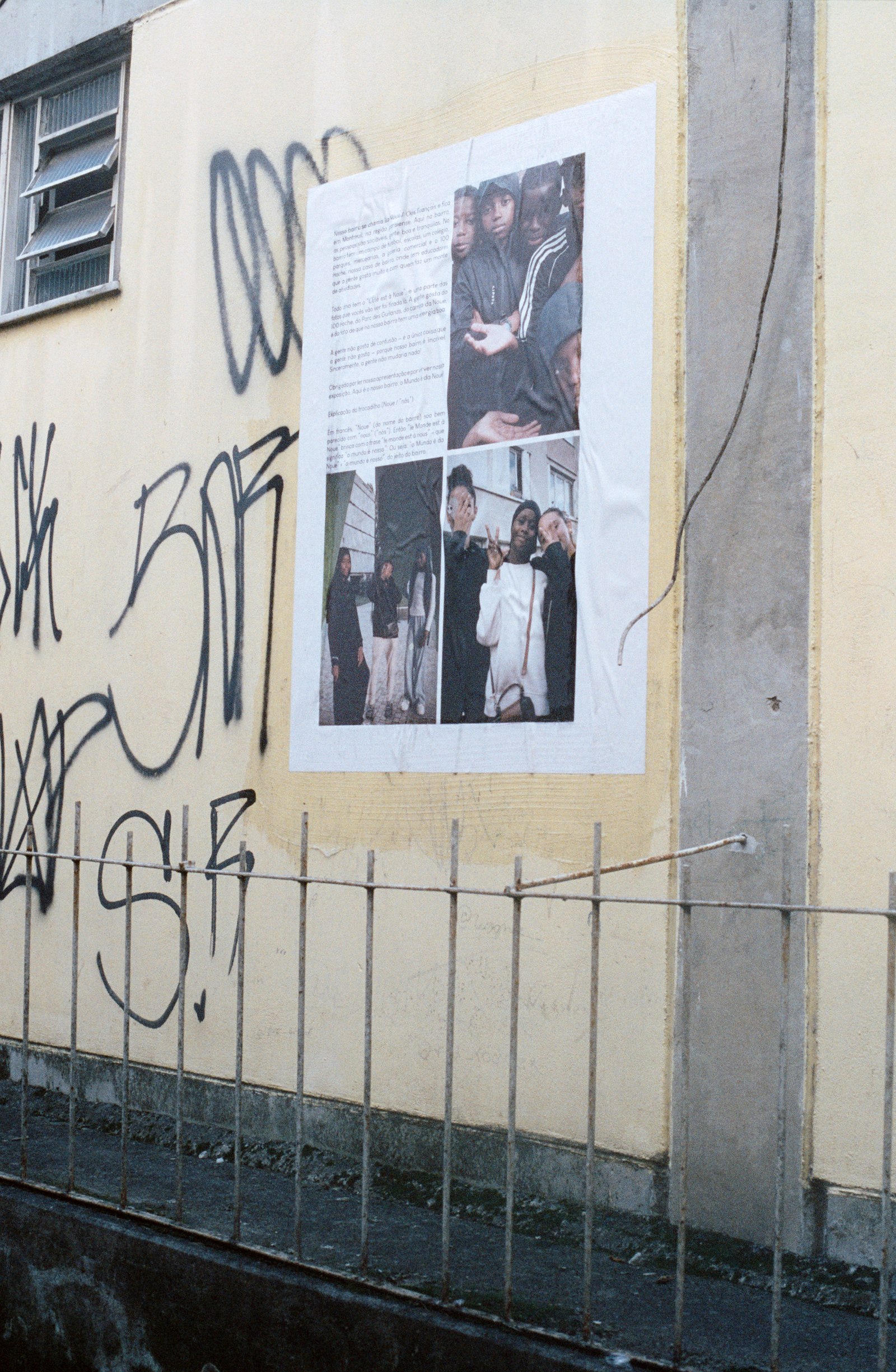 l’affiche de La Noue sur un mur jaune tagué